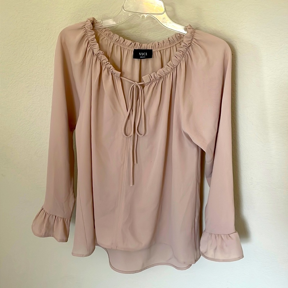 Vici neutral tan lightweight top